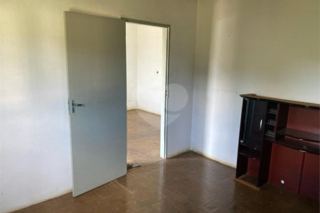 Casa térrea para venda na Vila Faria.