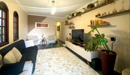 Sobrado à venda com 3 quartos, sendo 1 suíte, em Jardim Sarah, São Paulo - SP