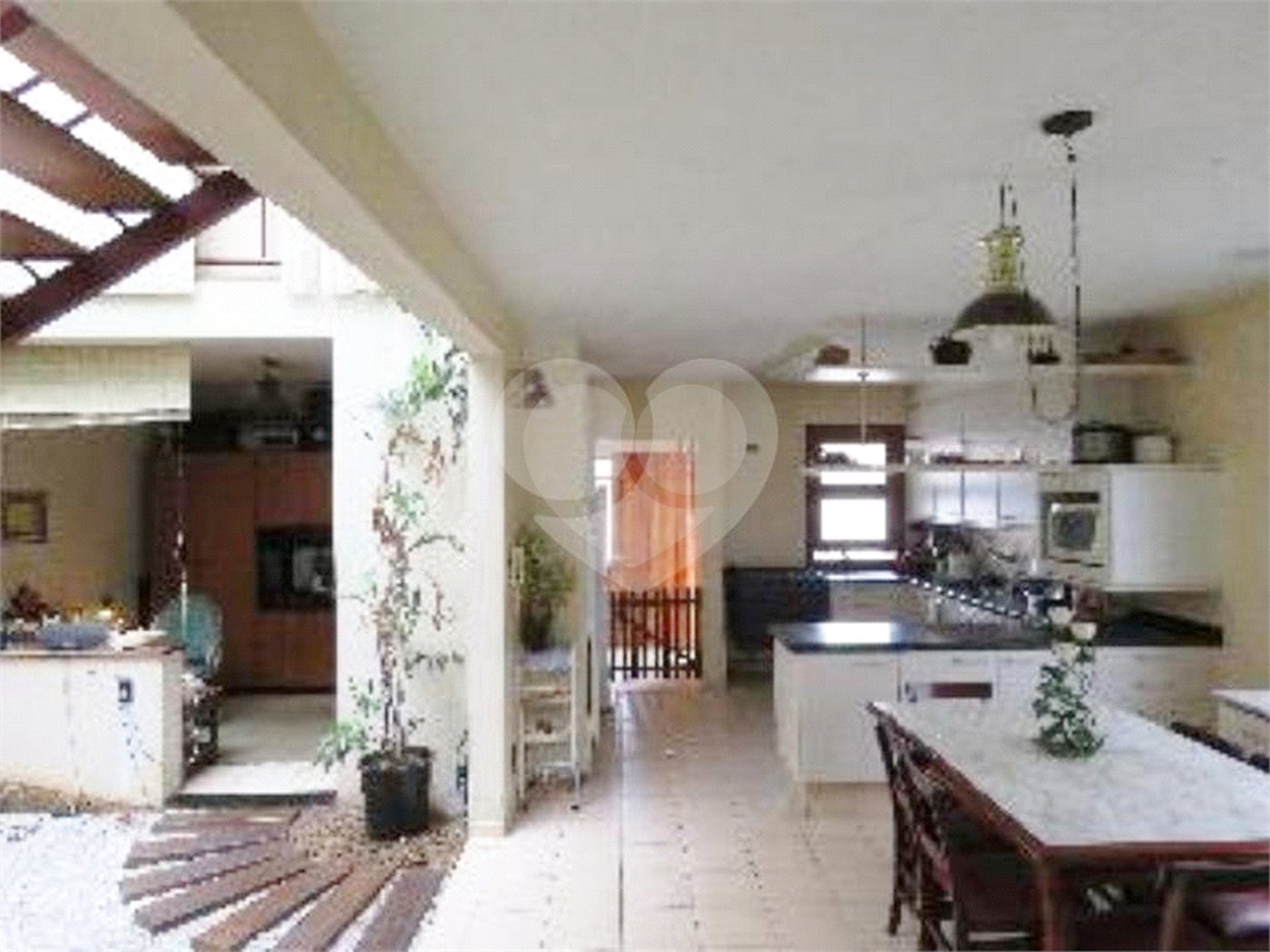 Sobrado à venda no Planalto Paulista c/300 m2 - 4 Quarto/1 Suíte/3 Vagas na garagem - Metrô S.Judas