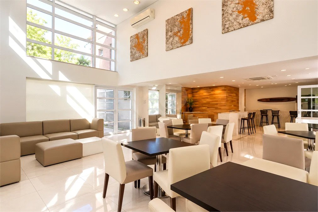 Vila Olímpia - | 128 m² | 3 Suítes | 4 Vagas - Condomínio Clube
