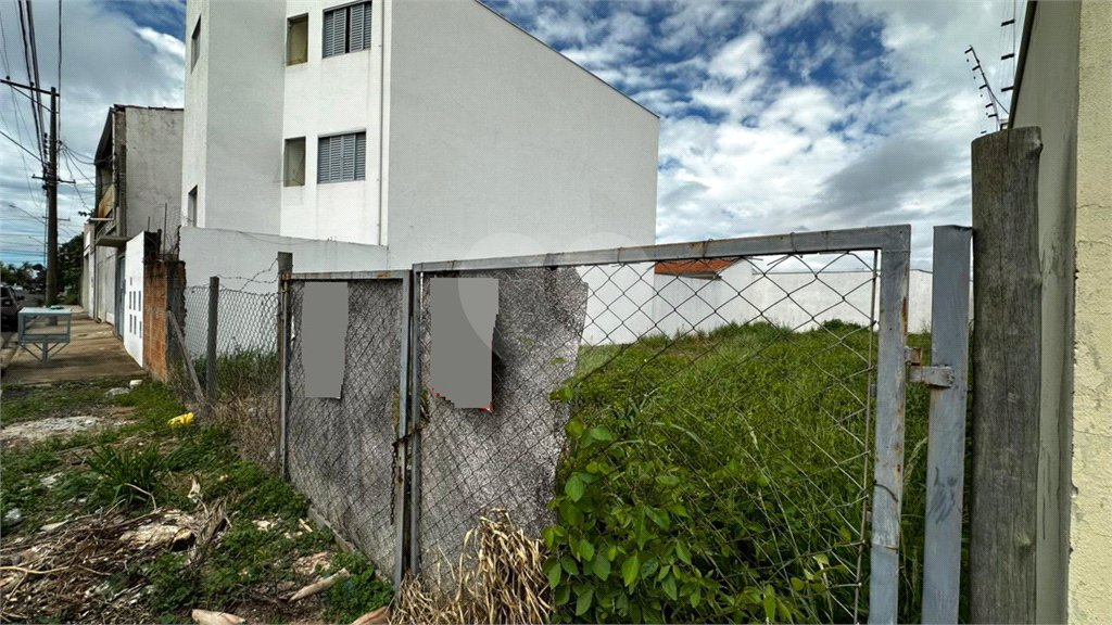 Terreno à venda em Jardim São João Batista, São Carlos - SP
