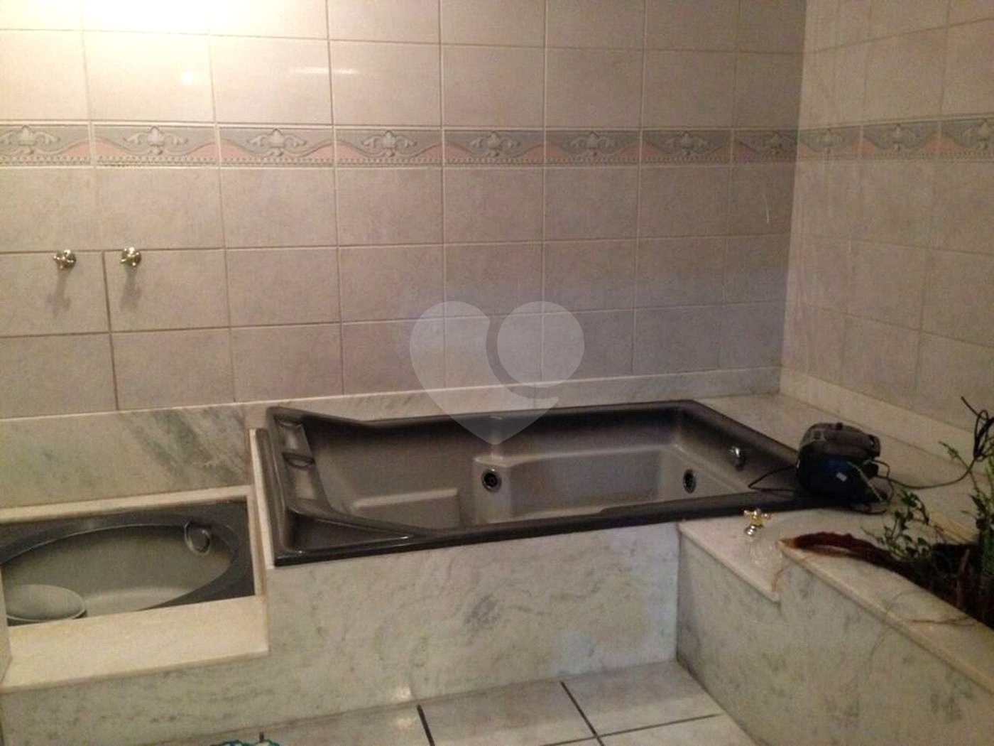 Casa com 400m² , 4 dormitórios , sendo 4 suítes , 4 vagas , à venda no Jabaquara.