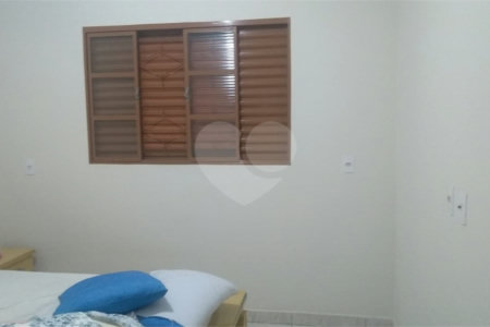 Casa térrea para venda ou locação no Santa Felícia.