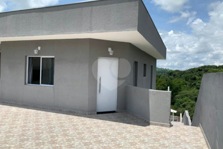 Belíssima Chácara- Loteamento Pedra Bela- Bairro Pedreira- em Atibaia.