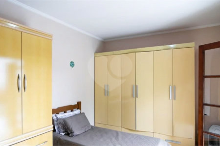Casa para venda e locação no Campo Belo de 120M² com 3 dormitórios, 1 suíte e 3 vagas