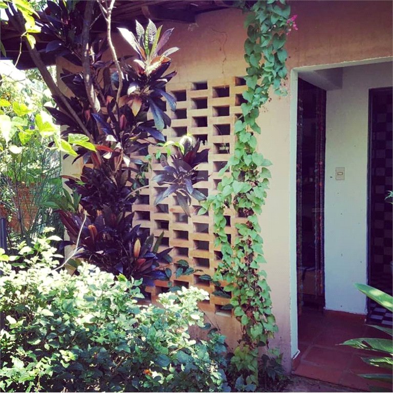 Casa térrea com piscina para venda no Parque Santa Marta