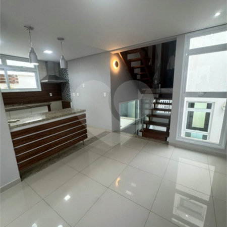 Indaiatuba- Vila Aurora -Condomínio Palm Tree Residence -Venda e Locação - R$ 7.000,00 - condominio - R$ 877,44- IPTU - R$ 211,64 - Pavimento Térreo: Sala de estar, sala de jantar, wc, cozinha, área de serviço, despensa. Pavimento Superior: Suíte com varanda e closet, 02 dormitórios e wc.social
