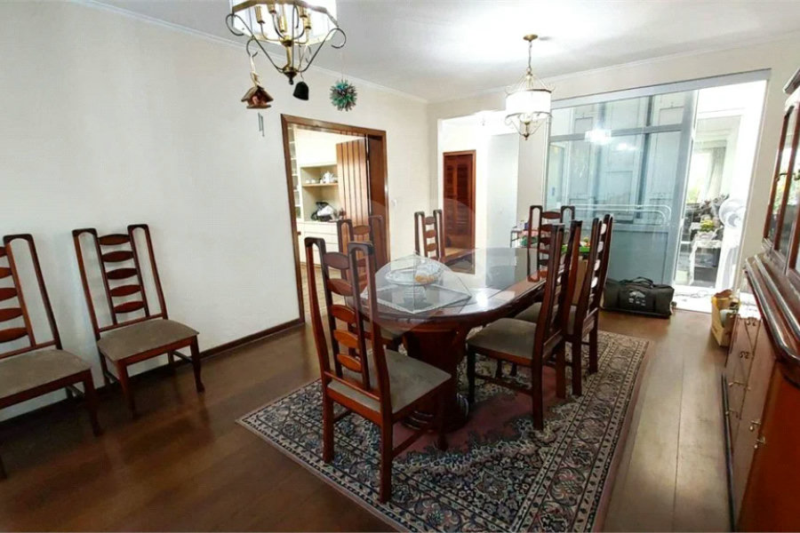 Casa à venda com 6 quartos, sendo 3 suítes,  em Jardim Brasil (zona Sul), São Paulo, SP