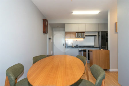 Apartamento de 68m² com 2 Quartos (1 Suíte) e 1 Vaga no Condomínio Downtown - República