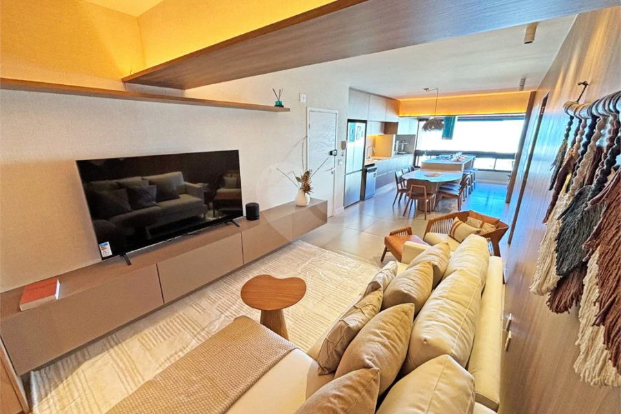 Apartamento à venda com 3 quartos, sendo 2 suítes,  em Riviera de São Lourenço, Bertioga, SP