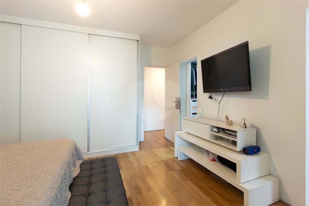 Apartamento a venda no Campo Belo, 192 M², 3 suites, 3 vagas, lazer e próximo ao metrô