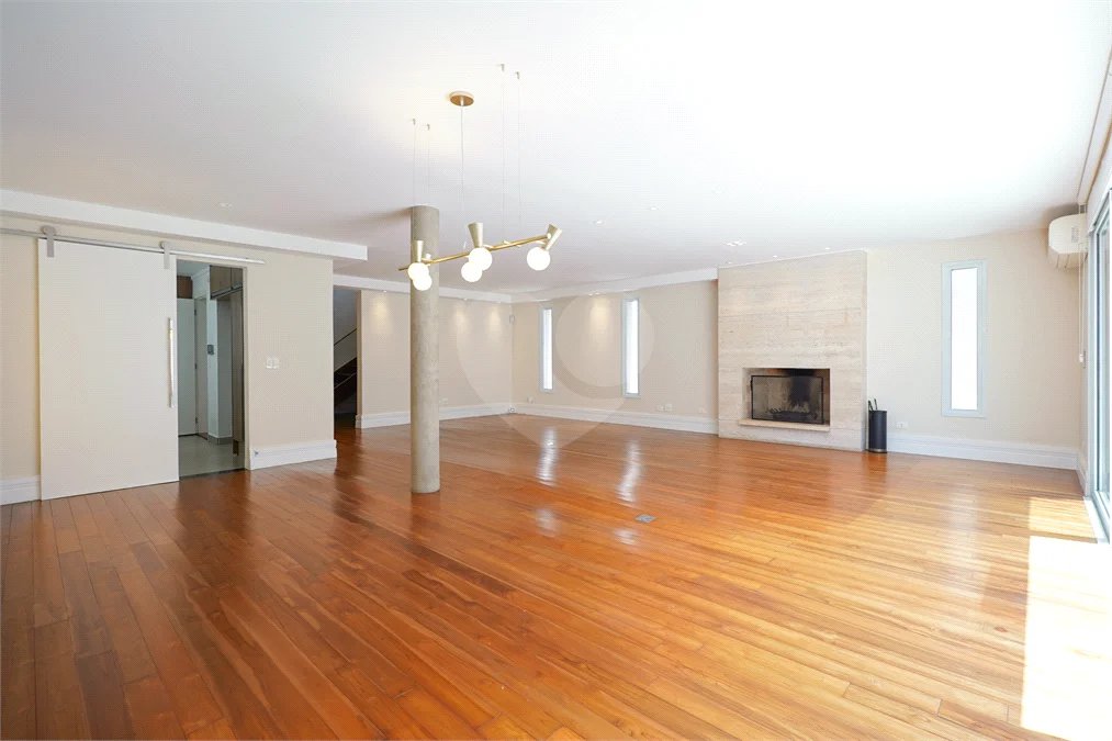 Casa de Vila à venda com 4 suítes em Granja Julieta, São Paulo, SP
