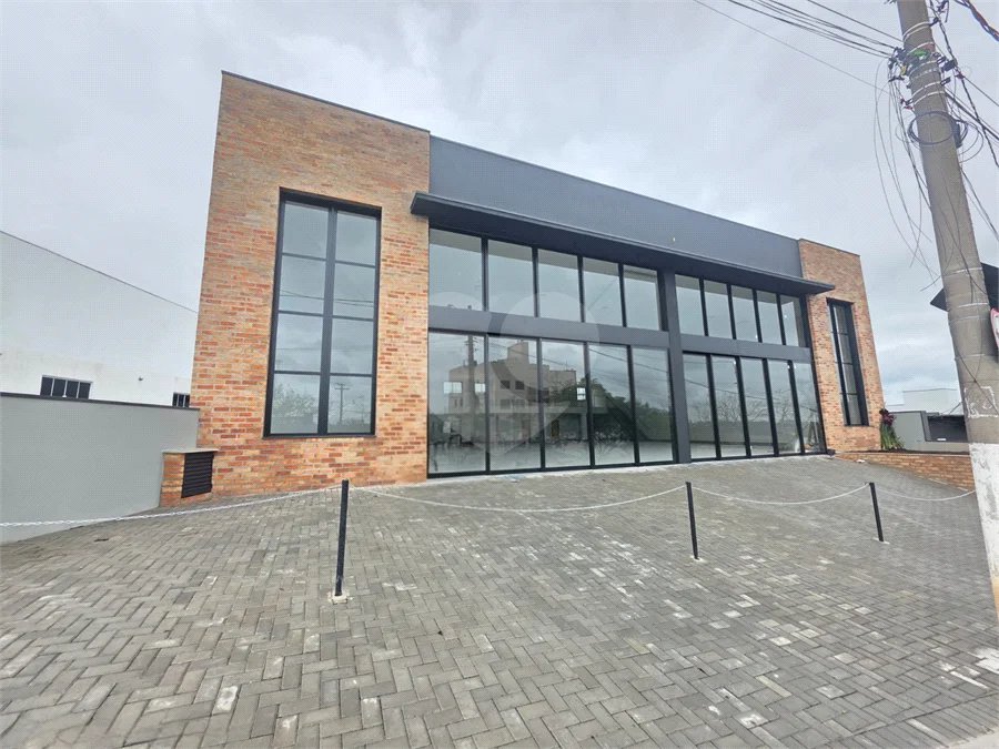 Prédio Comercial para Locação no Jardim Santo Antônio em Valinhos/SP