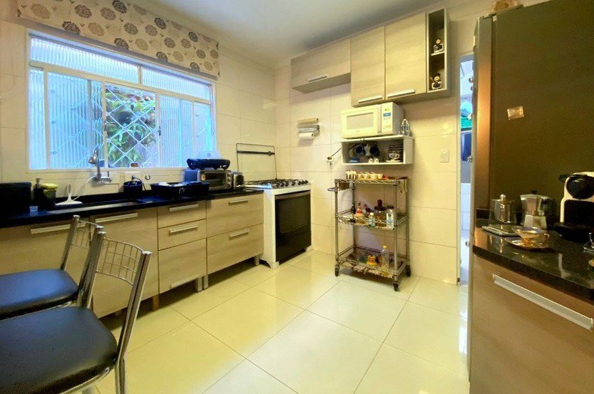 Sobrado à venda com 3 quartos, sendo 1 suíte, em Jardim Sarah, São Paulo - SP