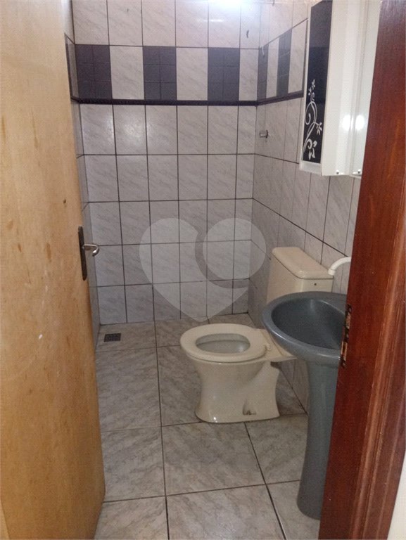 Casa térrea com salão comercial para venda no Maria Stella Fagá.