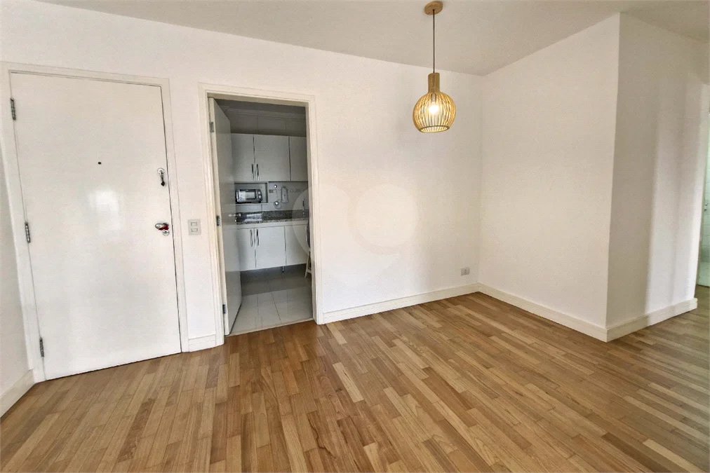 ÓTIMO APARTAMENTO 76 m² ÚTEIS REFORMADO 1 VAGA DE GARAGEM