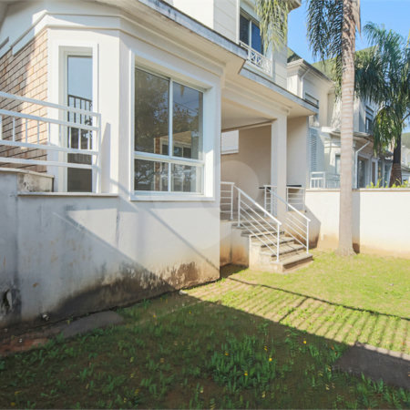 Casa à venda com 4 quartos, sendo 2 suítes, no condomínio Bristol Village, São Paulo - SP