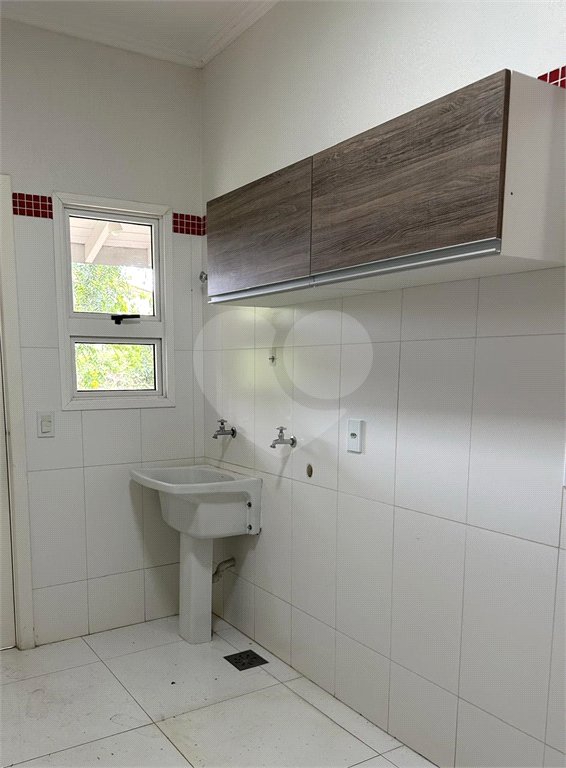 Chácara no Condomínio Vale das Laranjeiras em Indaiatuba SP - Venda - R$ 3,600.000,00 - Locaçao - R$ 30.000,00 mais encargos - Linda, espaçosa, aconchegante, acabamento de alto padrão em rua tranquila e arborizada, em um dos Condomínios mais valorizados de Indaiatuba. Com fácil acesso as principa