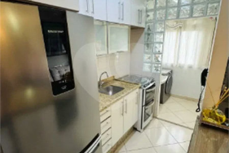 Apartamento à venda na Vila Augusta, em Guarulhos, com 55 m² de área privativa, 2 dormitórios, 1 banheiro e 1 vaga de garagem.