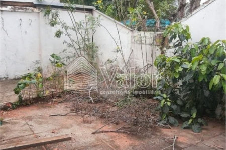 Casa Térrea com 2 dormitórios.