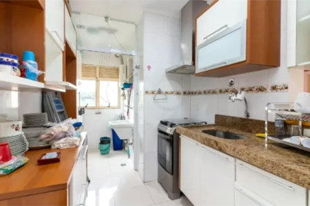 Apartamento à venda no Mandaqui com 3 dormitórios, sendo 1 suíte, sala ampla e bem distribuída, cozinha, 2 banheiros e área de serviço. O imóvel conta ainda com 1 vaga de garagem.