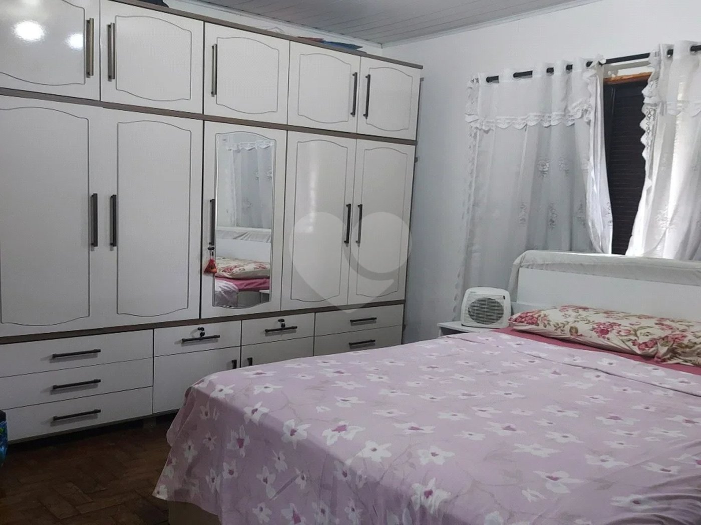 Casa térrea com 300m², 120m² de área construída, 2 quartos, vaga para 3 carros, à venda em Pirituba