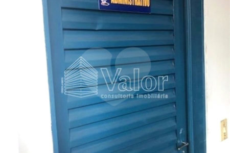 Casa comercial 891,00 m²