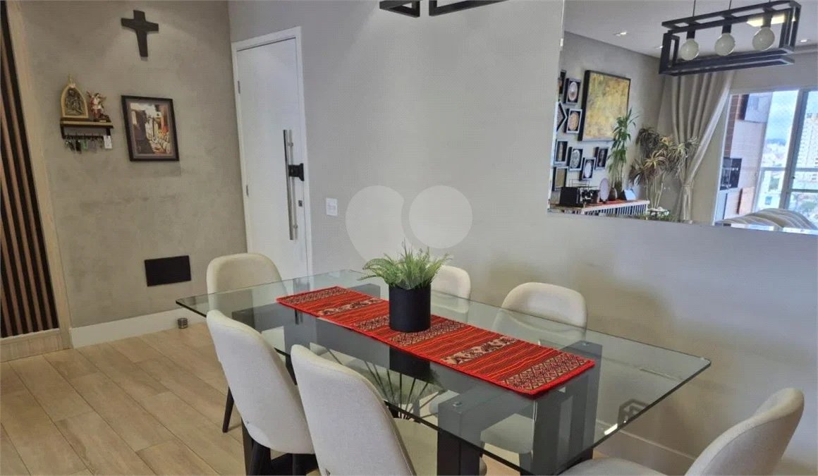 Apartamento reformado de 92 m² no Baeta Neves, com 2 dormitórios, 1 suíte, sala ampliada, área gourmet, 2 vagas, planejados e lazer completo.