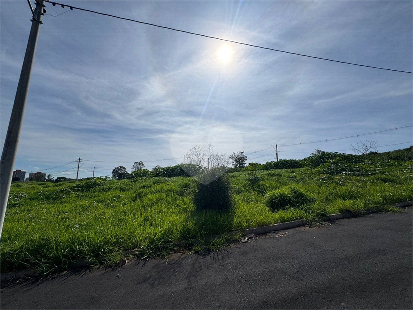 Terreno Comercial á venda com 286m2, ao lado da Rodovia Washington Luiz, em São Carlos.