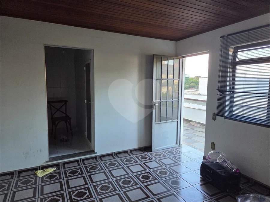 Casa à Venda com 5 quartos em Atibaia/SP