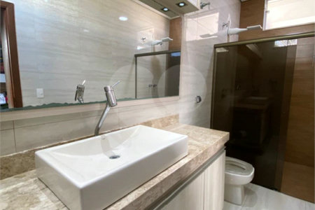Excelente casa com muito boa localização no Condomínio Eldorado á venda.