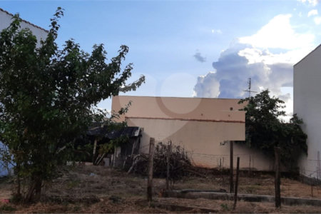 Terreno com 125 m² .