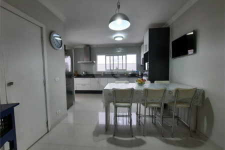 Casa com 3 quartos, térrea, plana, na City Campo Grande