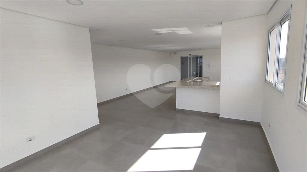 Vende-se apartamento no Edifício Residencial Flor do Ipê