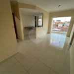 Apartamento no Condomínio Residencial Clarice.