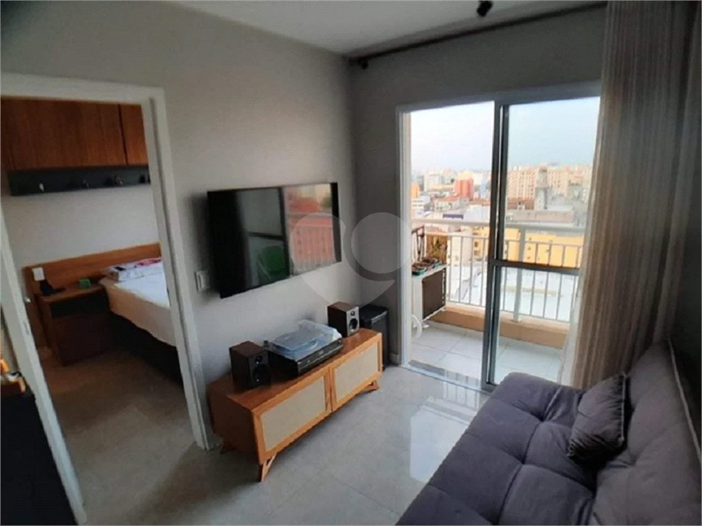 Apartamento com varanda e vaga de garagem à venda no Brás, a 5 minutos do Metrô