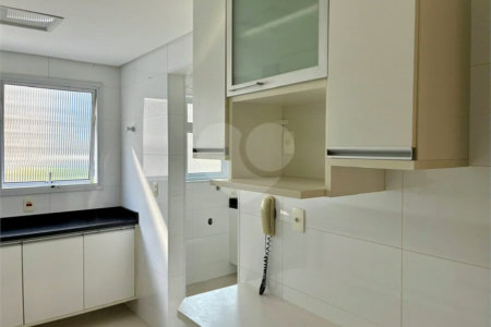 Apartamento de 130m2 à venda com 3 dormitórios e 2 vagas no Campo Belo
