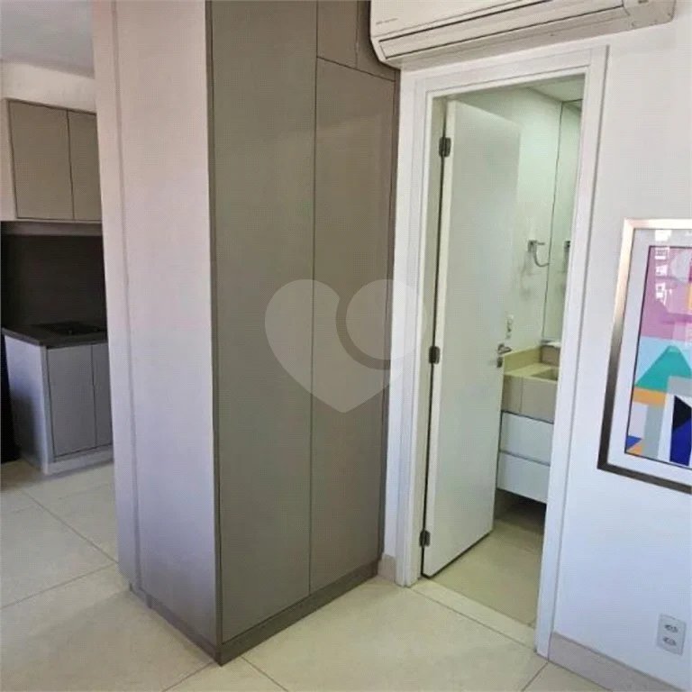 Apartamento no Itaim Bibi de 45m2 com 1 dorm, 1 banheiro, 1vaga. Estuda permuta. Viva a um passo dos melhores shoppings, hospitais, escolas e rodovias principais com 1 dorm, 1 banheiro, 1 vaga. Estuda permuta