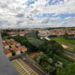 Apartamento no Condomínio Parque dos Manacás.