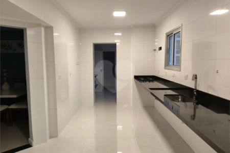 Belíssimo apartamento de 168,62m² no Belenzinho todo reformado com 3 dorm e 2 vagas .Aceita Permuta
