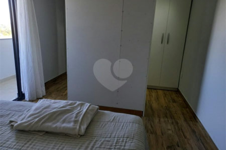 Sobrado à venda com 5 quartos, sendo 3 suítes, em Residencial Jatobás, Louveira, SP