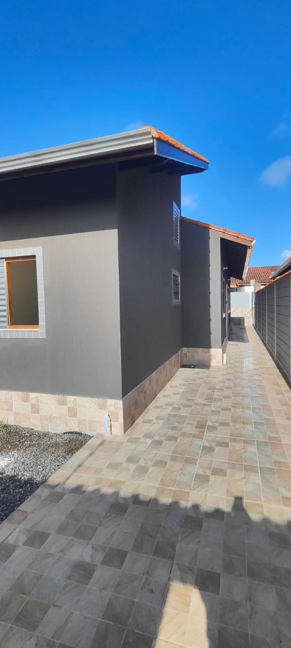 Casa à venda com 2 quartos, sendo 1 suíte, Itanhaém - SP
