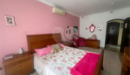 Casa à venda com 5 quartos, sendo 2 suítes,  em Parque São Luís, Taubaté, SP