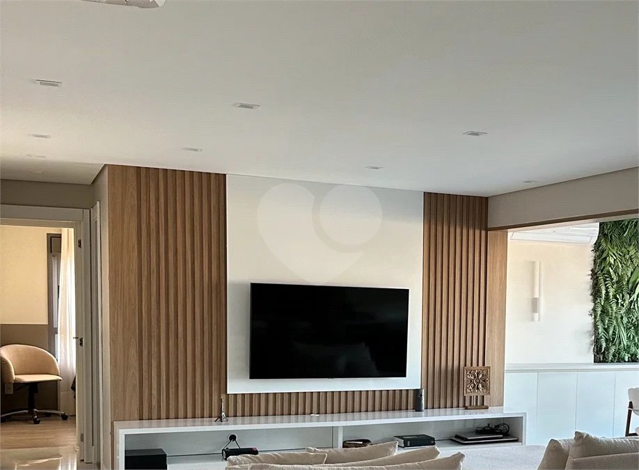 Apartamento de alto padrão com 108 m², 3 dormitórios, 1 suíte, varanda gourmet, planejados, lazer completo e próximo ao Metrô Alto do Ipiranga.