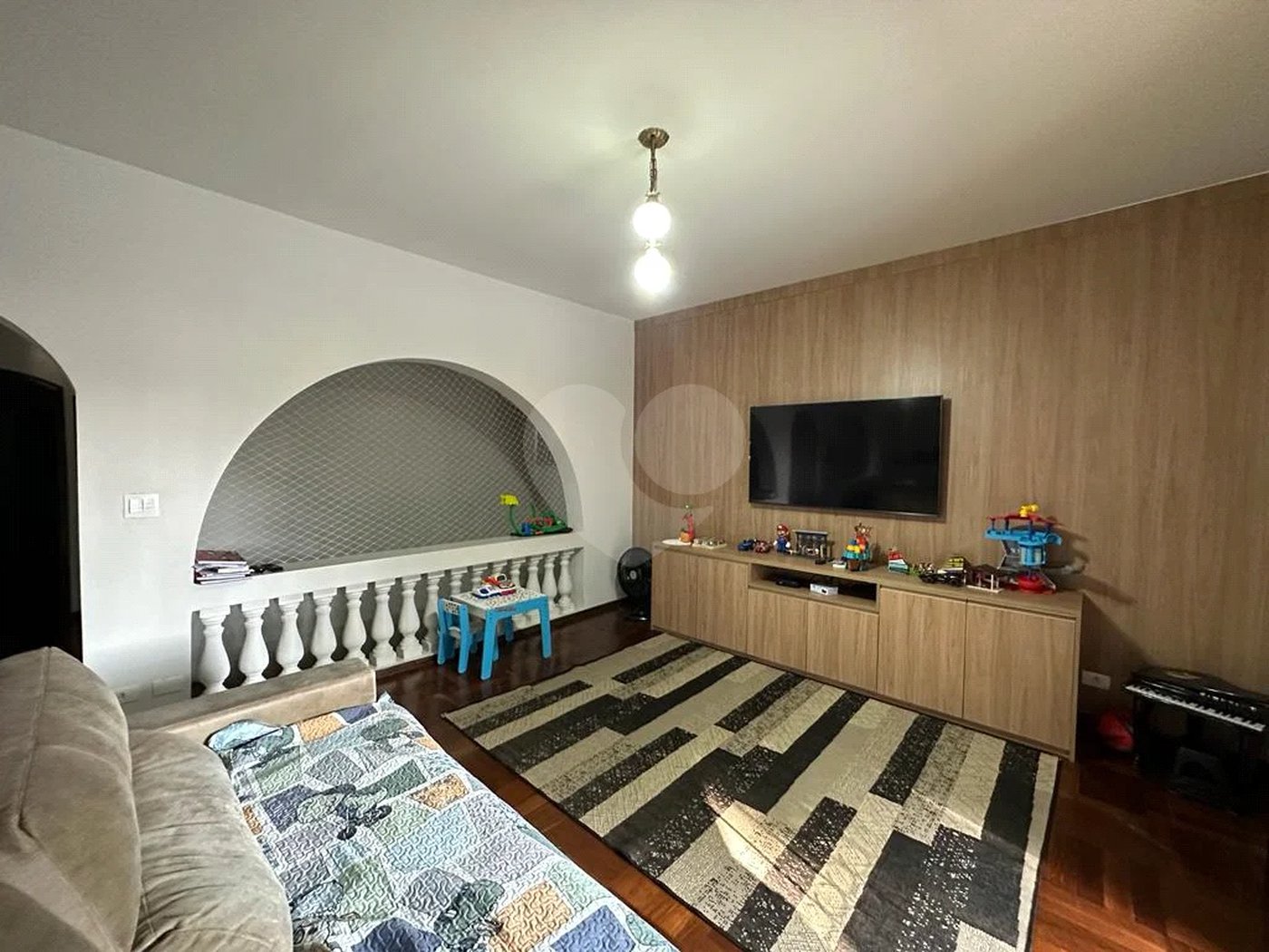 Casa assobradada à venda no bairro Nova Piracicaba, em Piracicaba/SP.