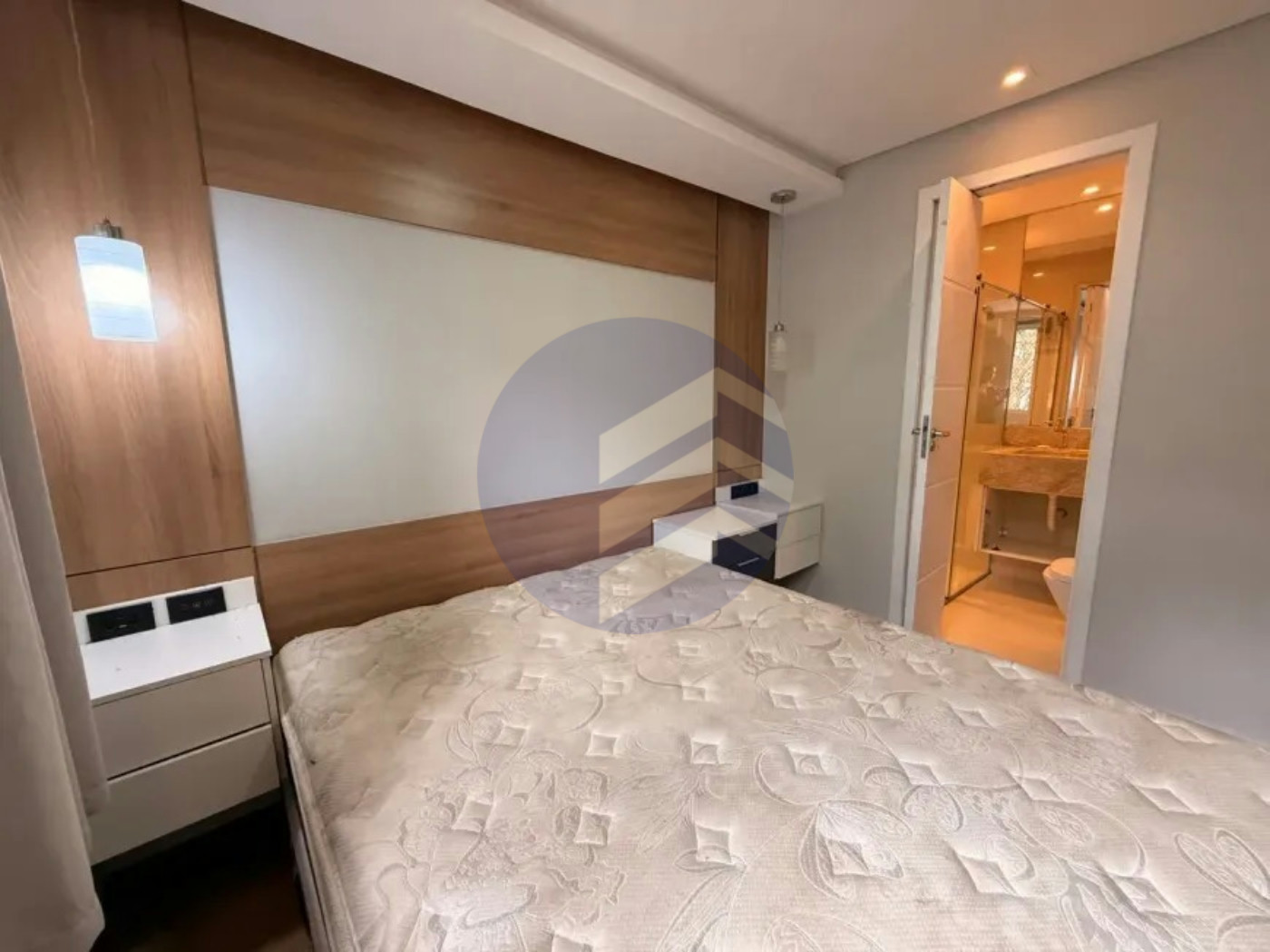 Casa à venda com 2 quartos, sendo 2 suítes, no condomínio Vilas V, São Paulo - SP