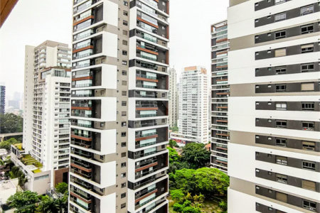 Apartamento totalmente mobiliado com ar-condicionado localizado no coração do Brooklin!!!