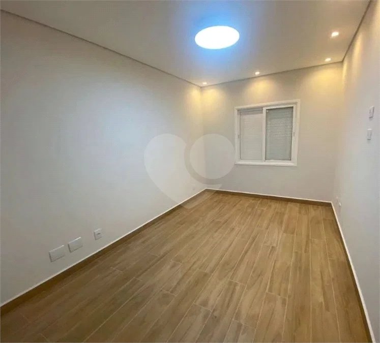 Casa à venda no bairro Dos Casa, em São Bernardo do Campo, com 280 m², 4 dormitórios, 3 suítes, 4 vagas, hidromassagem e fácil acesso às principais rodovias.