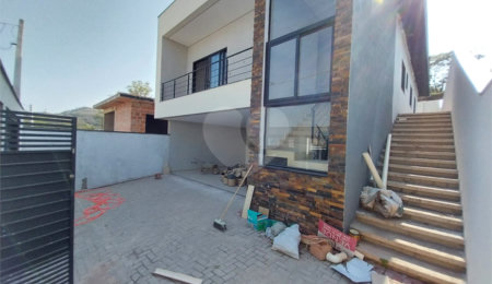 Casa à venda com 3 quartos, sendo 1 suíte,  em Residencial Capivari, Louveira, SP