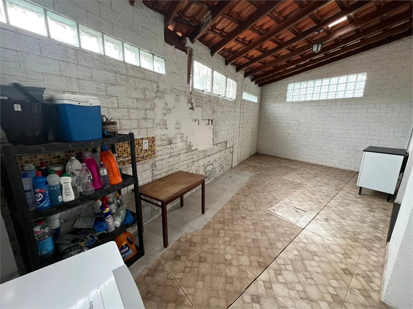 Casa à venda com 3 quartos, sendo 1 suíte, no condomínio New Village, Cotia - SP
